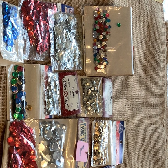 VARIOUS COLORS IN SEQUINS AND RHINESTONES - Picture 1 of 5